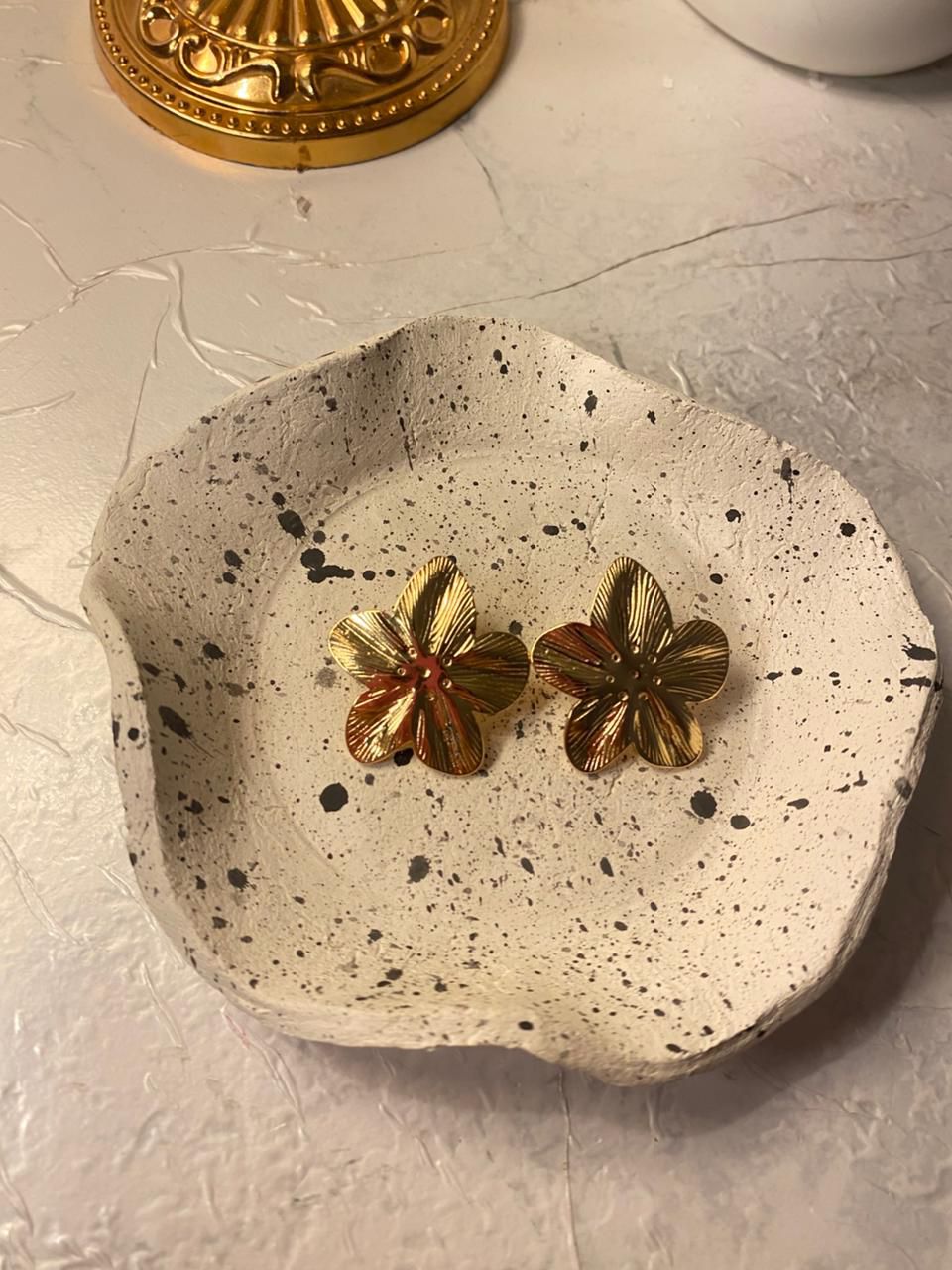 Retro flower earrings