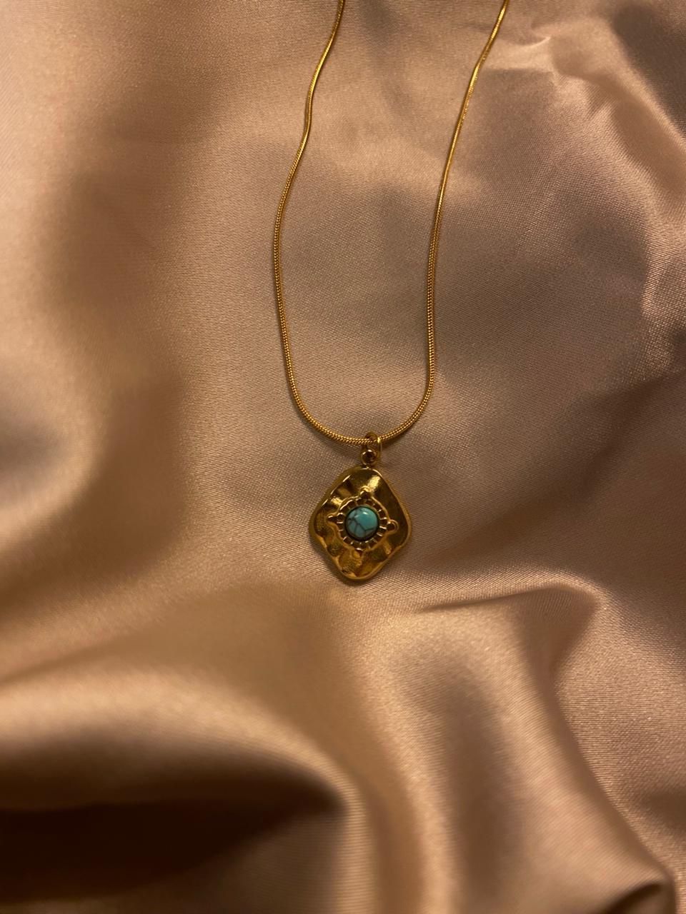 Turquois golden necklace